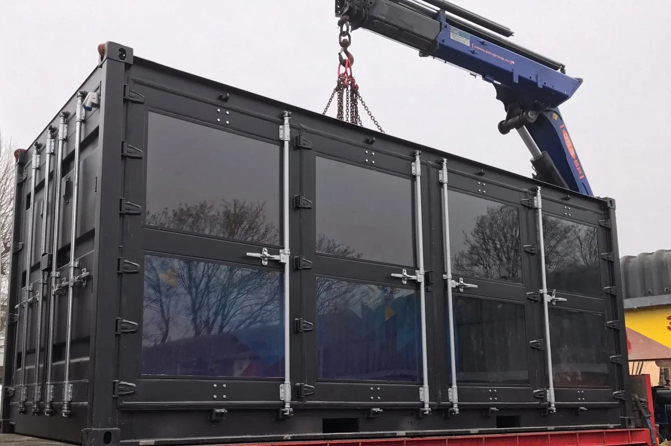 20ft Shipping Container With Glass Windows